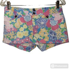 Lilly pulitzer shorts palm beach fit. Size 2